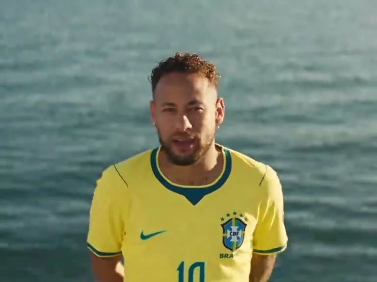 Character B, the singer in the number-10 jersey
